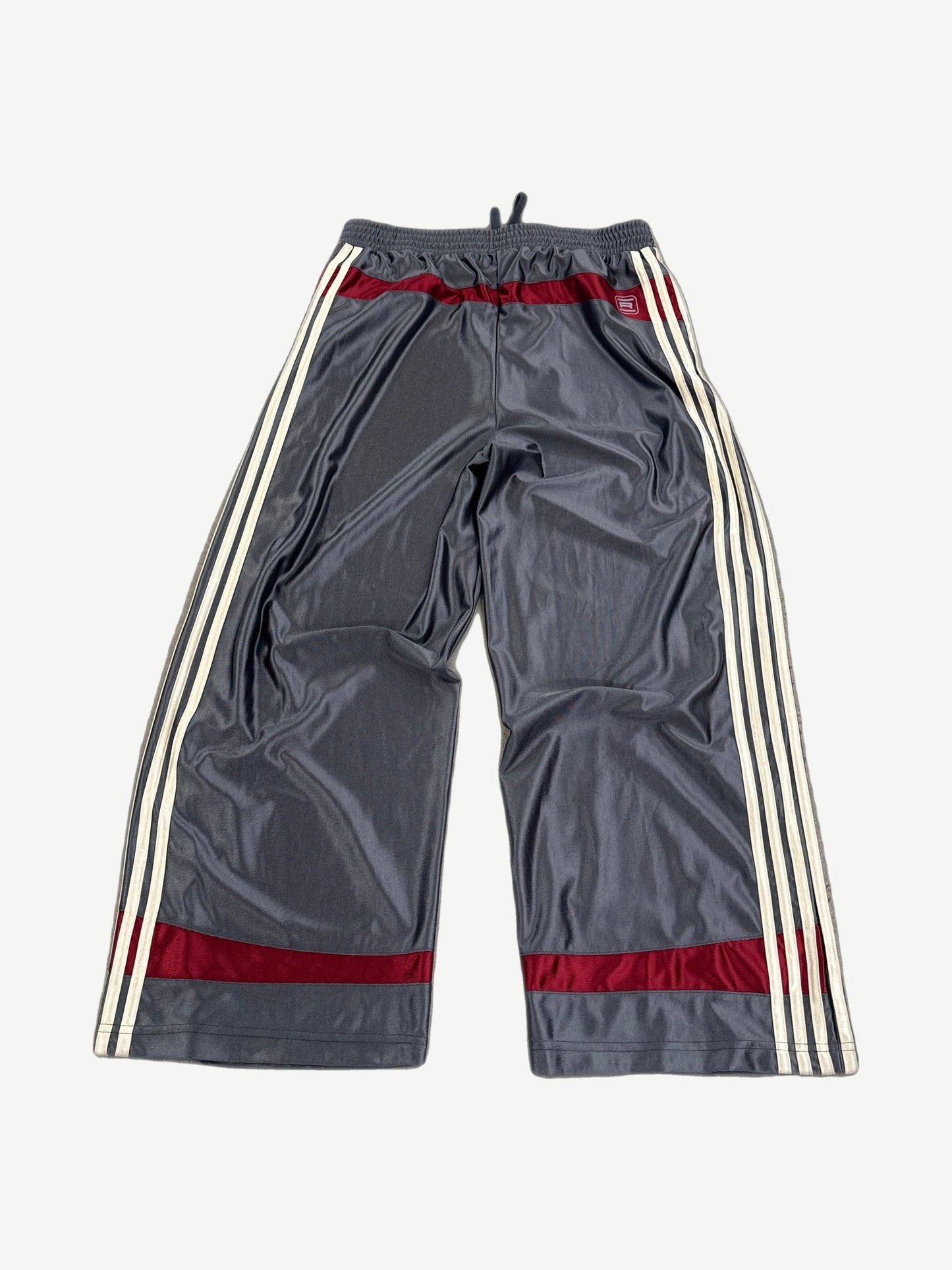 GV Gallery Raspberry Hills McGrady sweatpants back, dark fleece with elastic cuffs and tonal rear pocket detail.