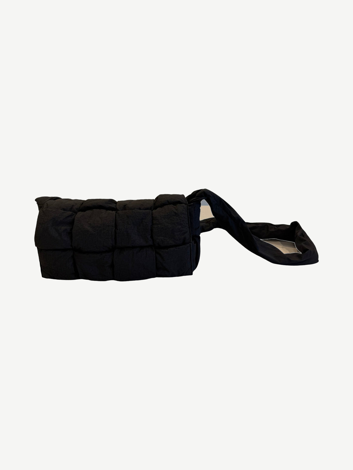 Bottega Veneta Black Maxi Intrecciato Cassette Messenger Bag