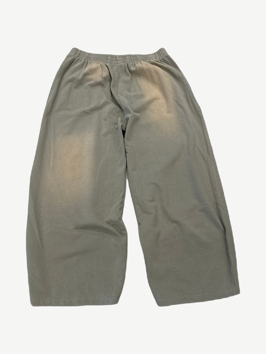 GV Gallery Raspberry Hills Canyon sweatpants back view in olive green fleece with tapered cuffed legs.