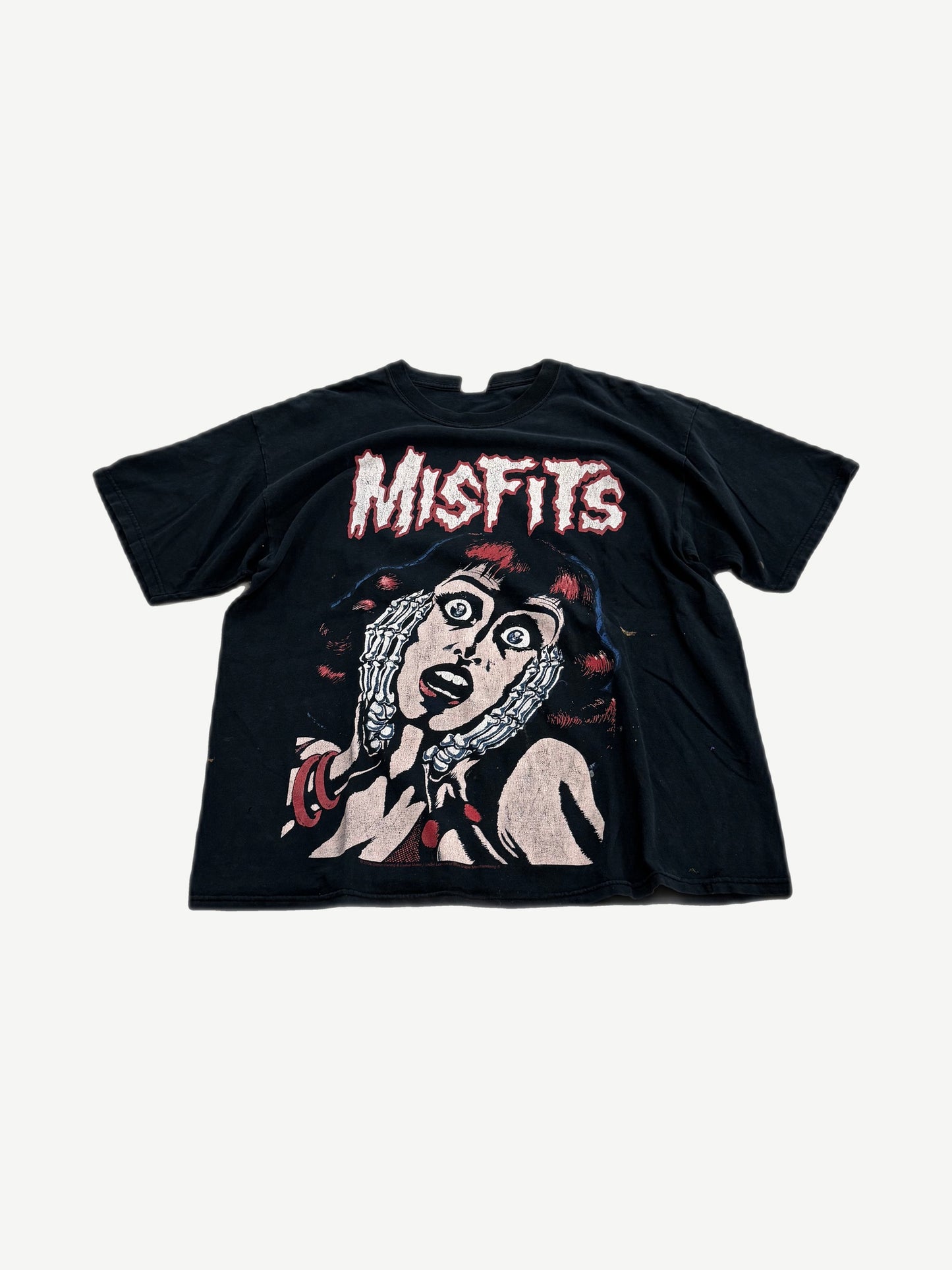 Vintage 2004 Misfits black band tee with horror scream skull graphic and white band logo printed on chest.