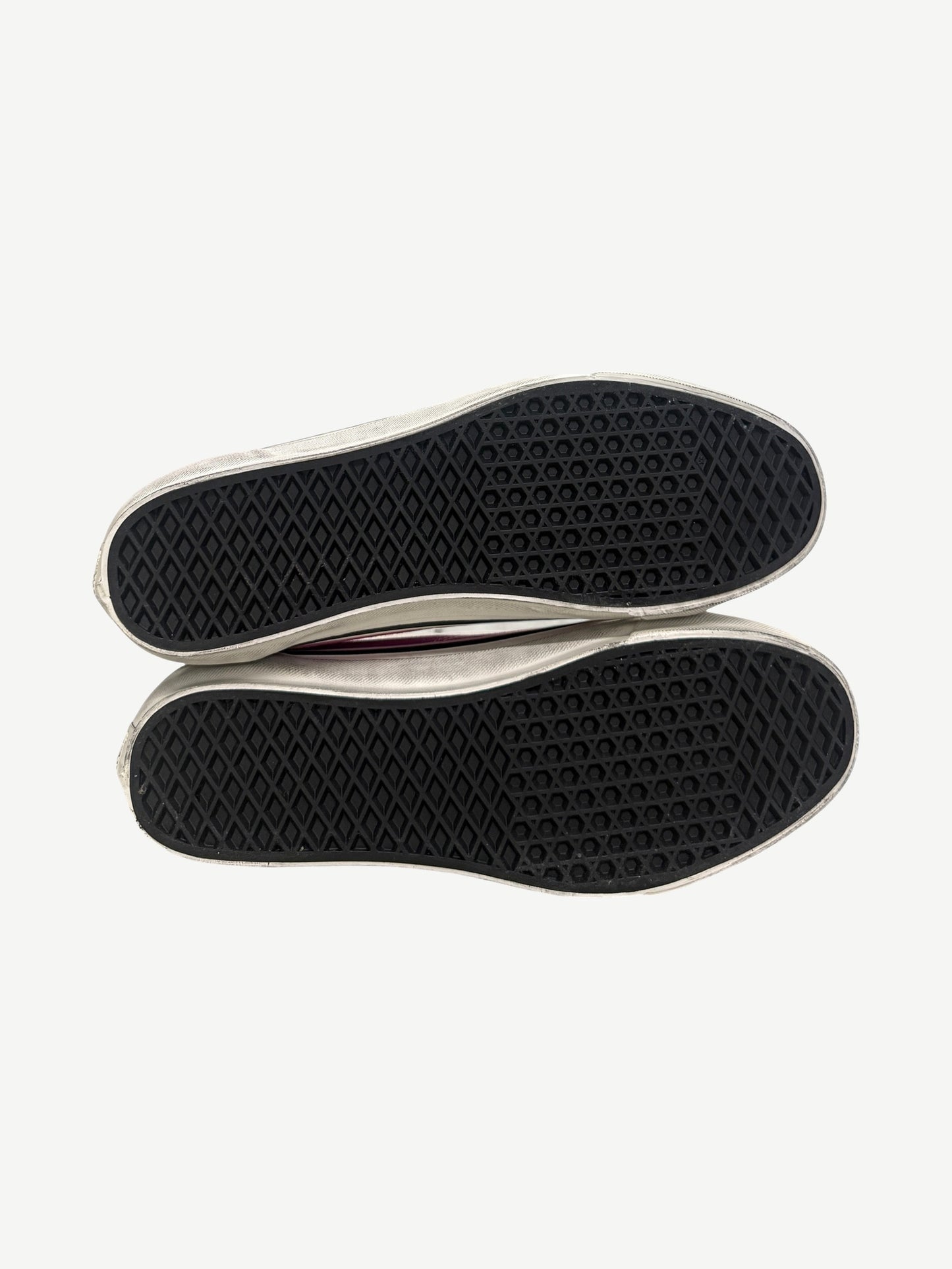 Vans Old Skool 36 outsole view showing classic black waffle tread and Off The Wall branding