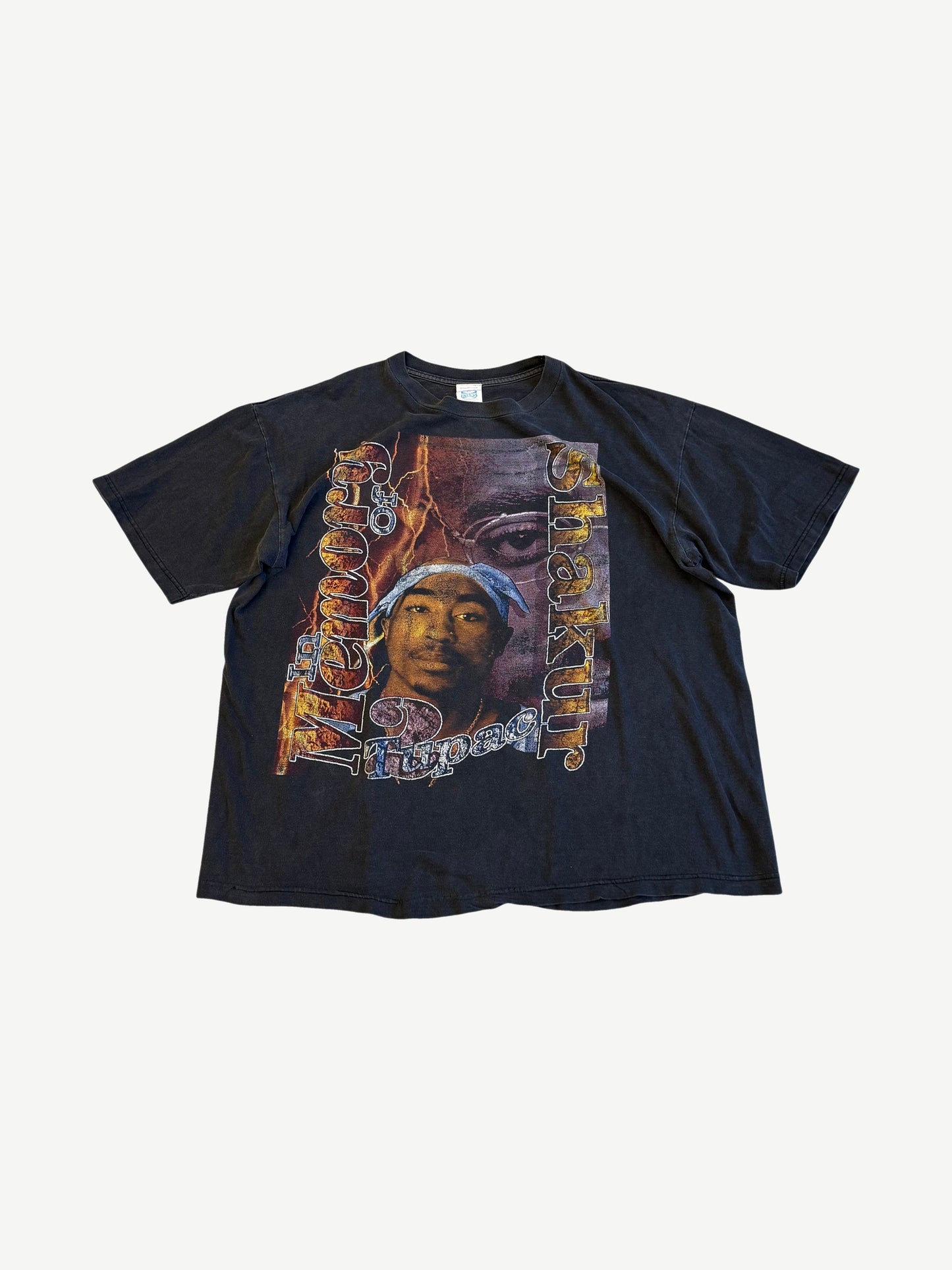 Vintage Tupac Shakur Thug Life memorial rap tee with bandana portrait and Memory of Shakur print.